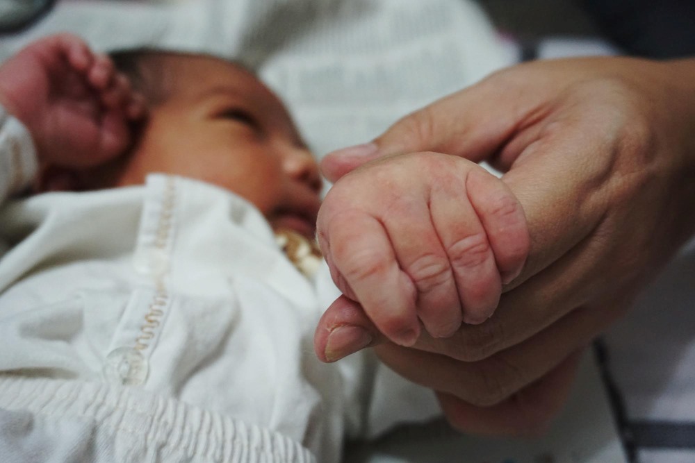 #5834: Benarkah Amalan Melaungkan Azan Pada Telinga Bayi Tidak Sahih